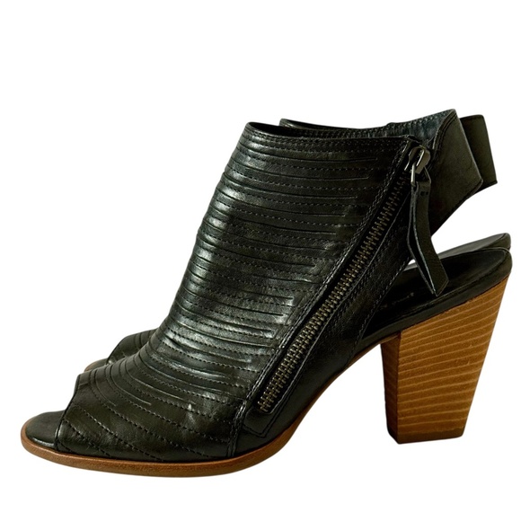 Paul Green Cayenne Black Leather Peep Toe Sandal Size 6 - Picture 1 of 14